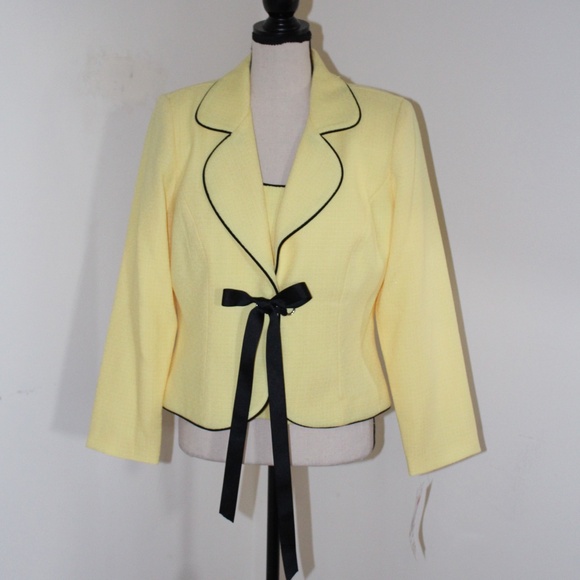 Bundle Positive Attitude, Yellow Blazer, top & black ivory jacket, top & pants - Picture 3 of 16